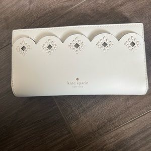 Kate spade scalloped white wallet, used once